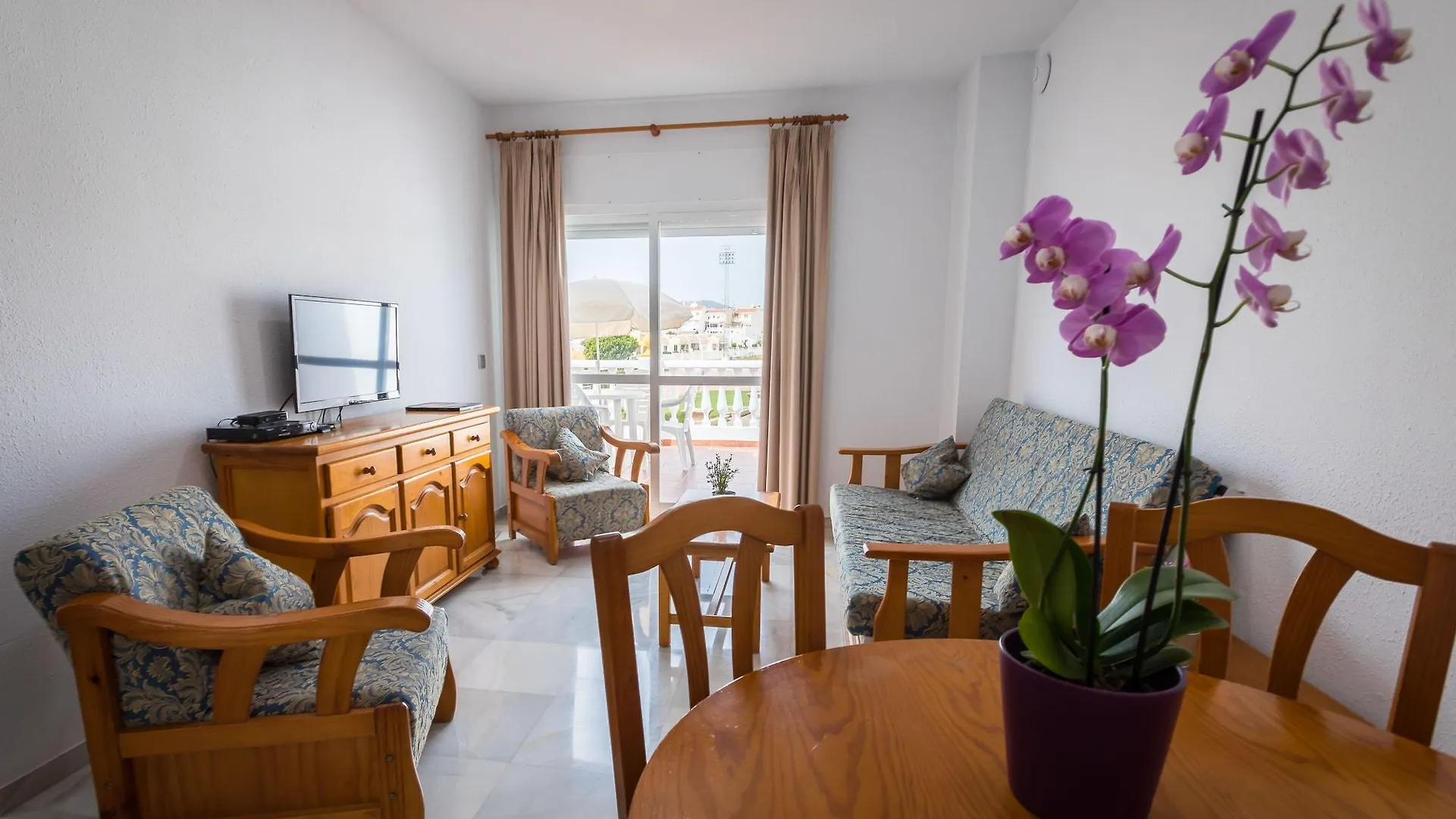 Apartamentos Las Rosas De Capistrano Nerja